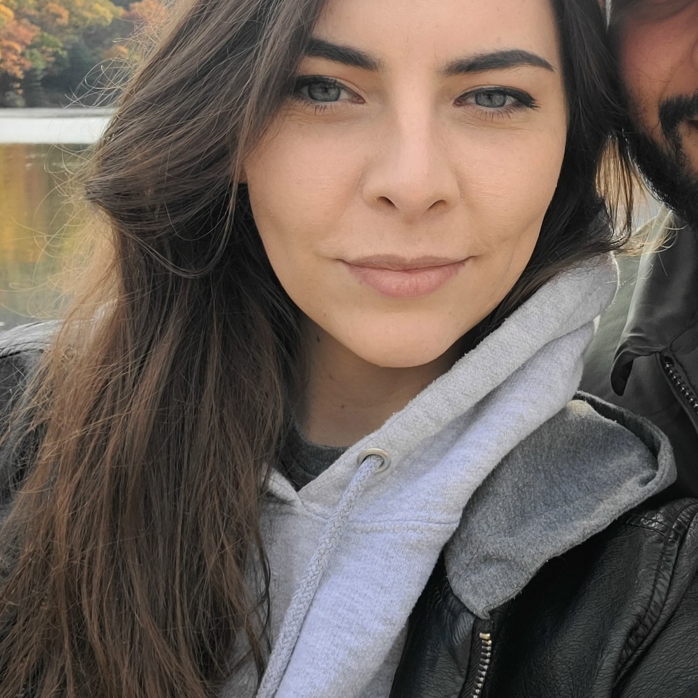 Meet your Posher, Madeline